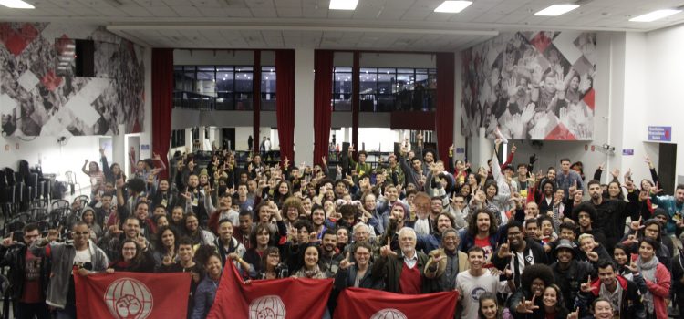CARTA AOS JOVENS BRASILEIROS CARTA AOS JOVENS BRASILEIROS