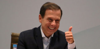 Dória corta o leite das crianças em São Paulo