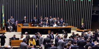 Sob pressão, Câmara rejeita proposta de cobrança na pós-graduação nas universidades públicas