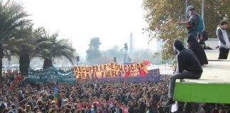 Total apoio aos estudantes chilenos! Recuperar a educação para o povo!