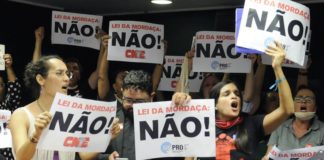 VITÓRIA DOS ESTUDANTES, VITORIA DA EDUCAÇÃO: Projeto de Lei da mordaça é adiado mais uma vez no congresso.