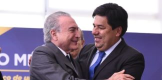 Eles querem acabar com a educação pública impondo o ensino médio a distância!