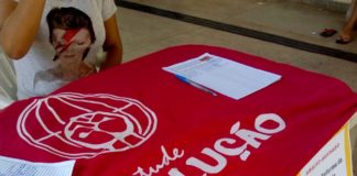 Em Arapiraca-AL a JR do PT colhe assinaturas contra a reforma da previdência