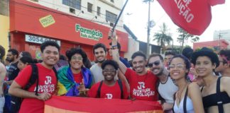 Parada da Diversidade Sexual ocorre em Cuiabá (MT)
