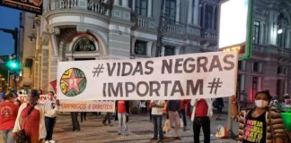 Secretaria do PT de combate ao racismo marca presença em ato de JF-MG