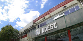 Entrevista com estudante da UDESC, onde aulas voltaram há mais de um mês